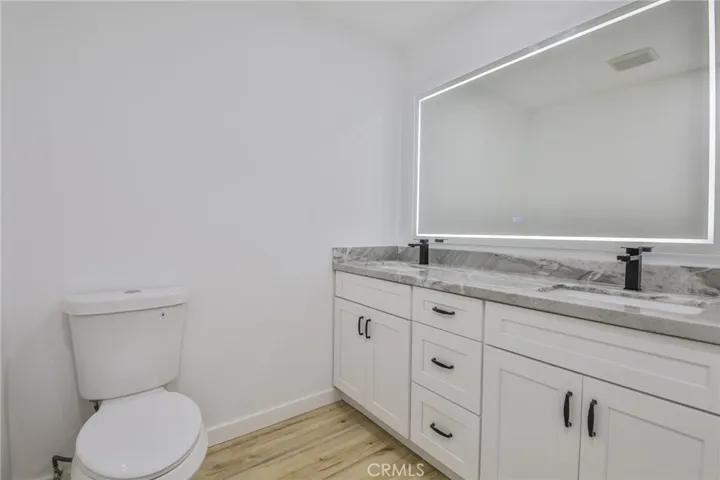 Upstairs Qrts Bathroom