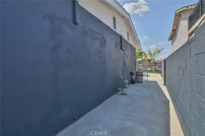Side Home