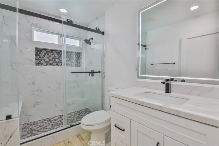 Guest Bath 1