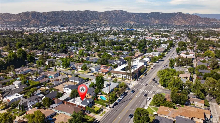 1713 W Alameda Avenue, Burbank, California 91506