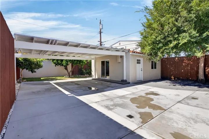 Huge Private Back Yard & ADU