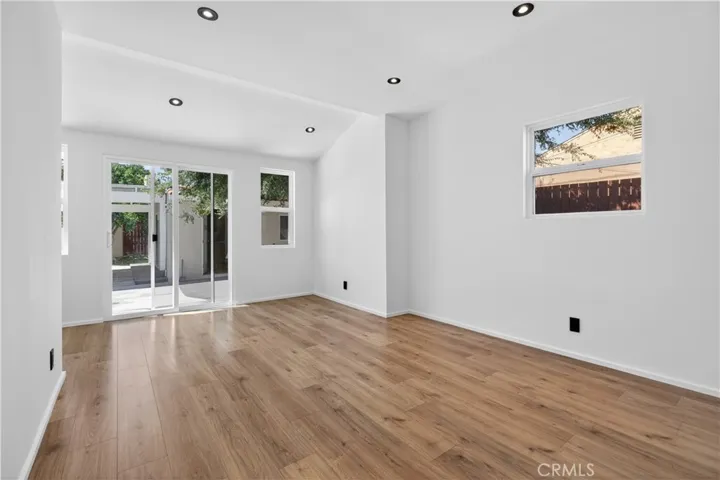 1713 W Alameda Avenue, Burbank, California 91506