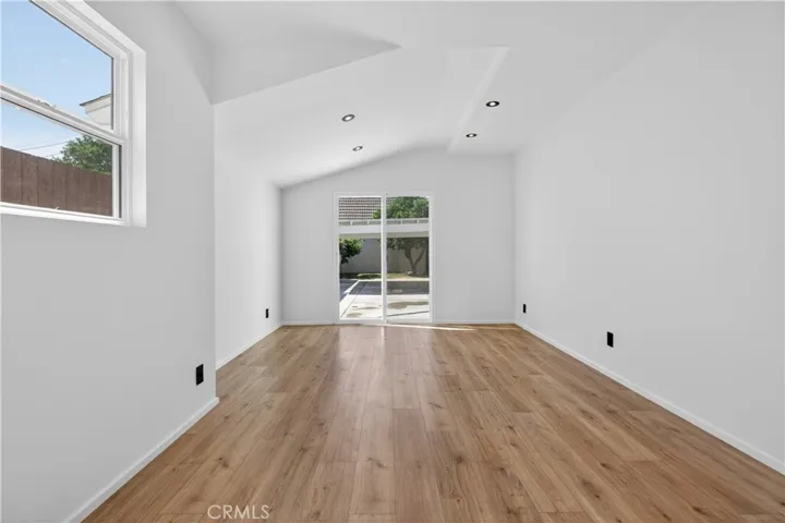 1713 W Alameda Avenue, Burbank, California 91506
