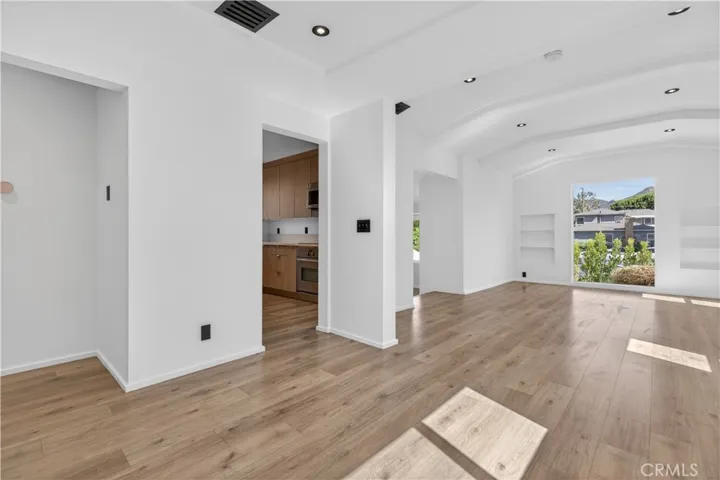 1713 W Alameda Avenue, Burbank, California 91506