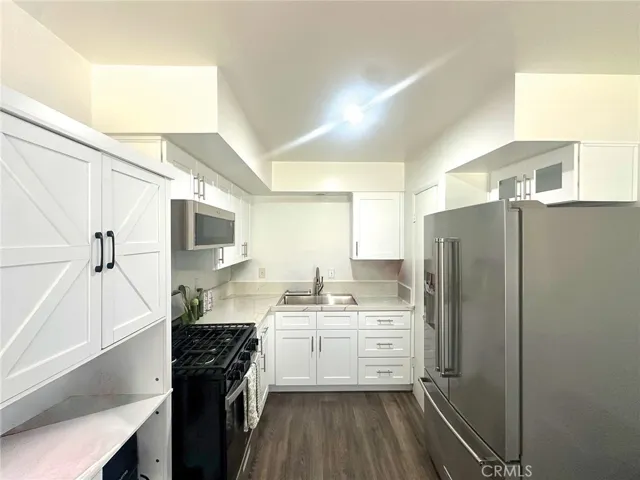 569 E Colorado Avenue, Glendora, California 91740