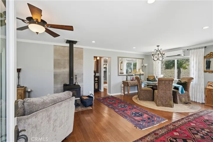 Living  RM