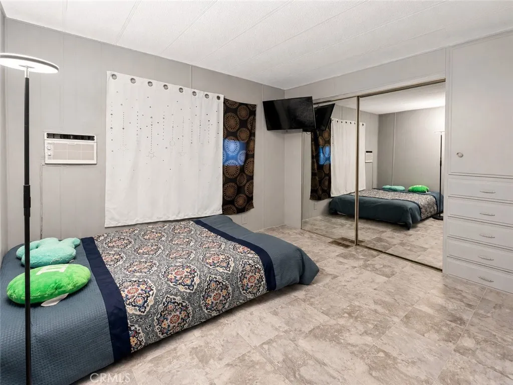 Bed 1