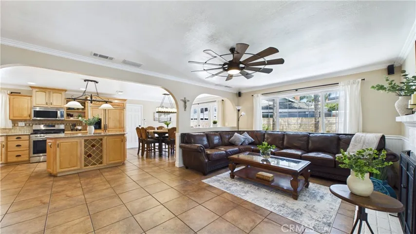 21104 Rosedell Drive, Saugus, California 91350