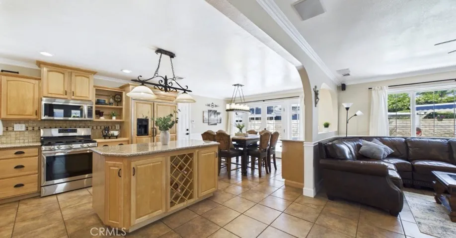21104 Rosedell Drive, Saugus, California 91350