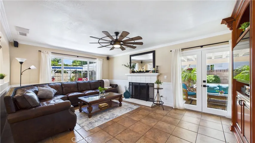 21104 Rosedell Drive, Saugus, California 91350