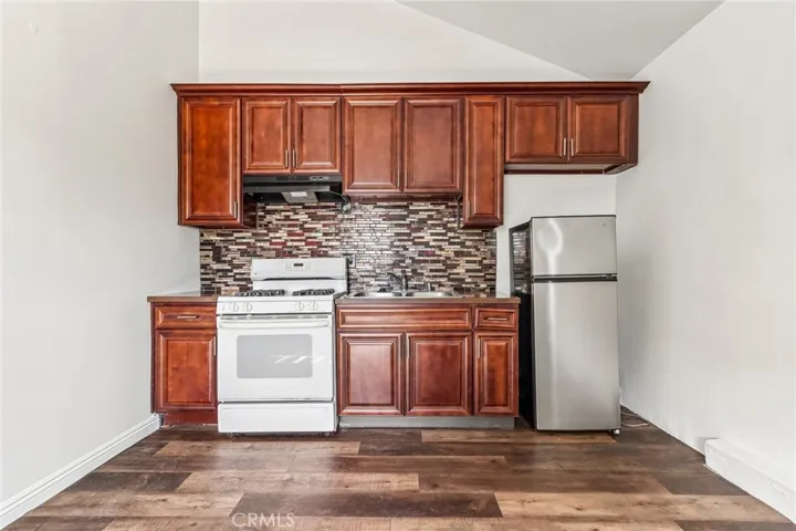 7060 Morse Avenue, North Hollywood, California 91605