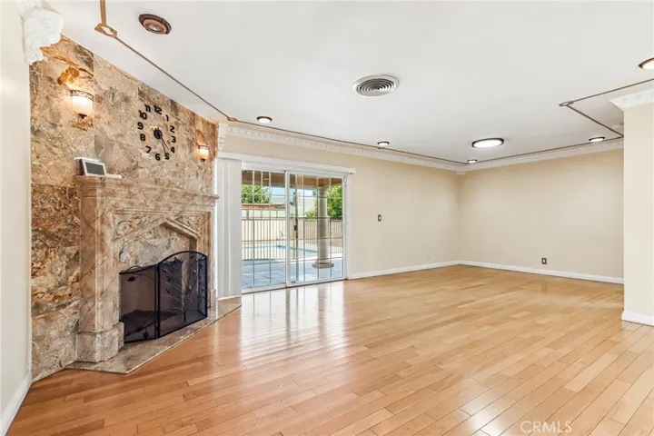 7060 Morse Avenue, North Hollywood, California 91605