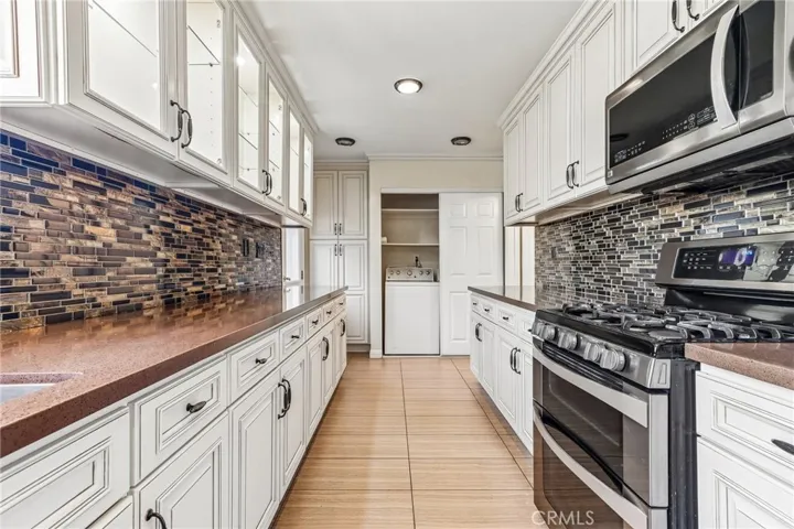 7060 Morse Avenue, North Hollywood, California 91605
