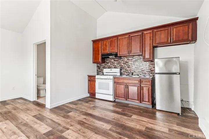 7060 Morse Avenue, North Hollywood, California 91605