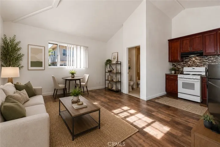 7060 Morse Avenue, North Hollywood, California 91605