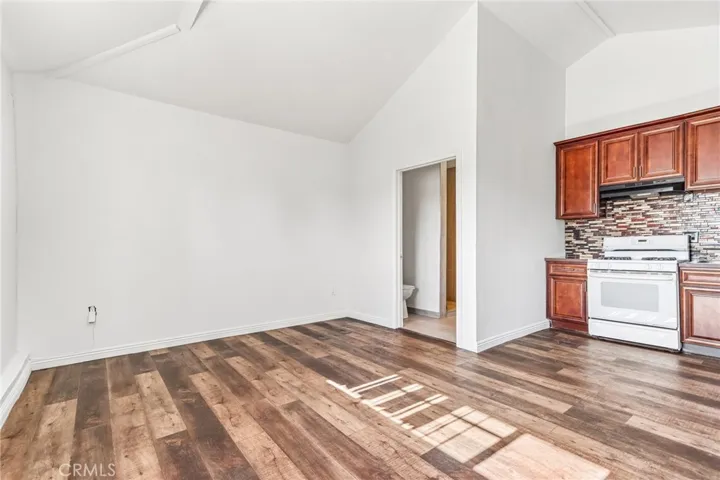 7060 Morse Avenue, North Hollywood, California 91605