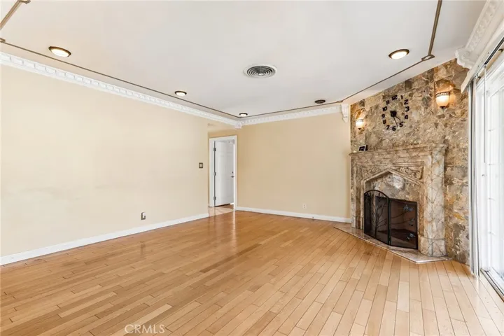 7060 Morse Avenue, North Hollywood, California 91605