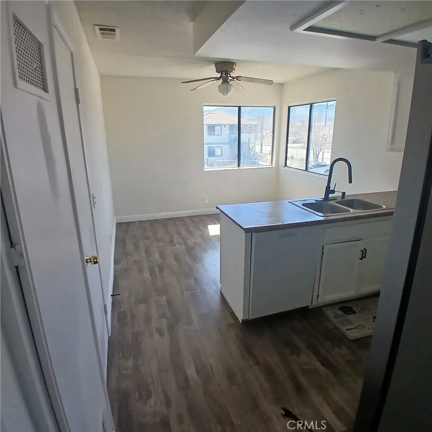 VIEW TO THE DINING AREA