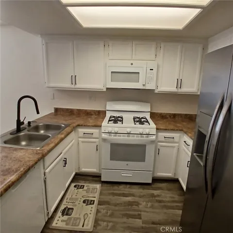 KITCHEN APPLIANCES