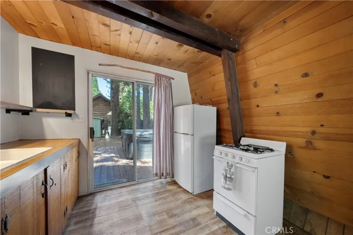 327 W Country Club, Big Bear City, California 92314