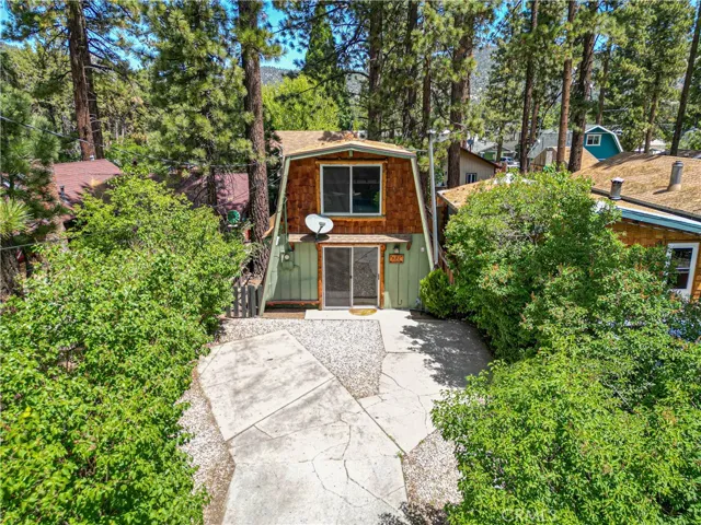 327 W Country Club, Big Bear City, California 92314