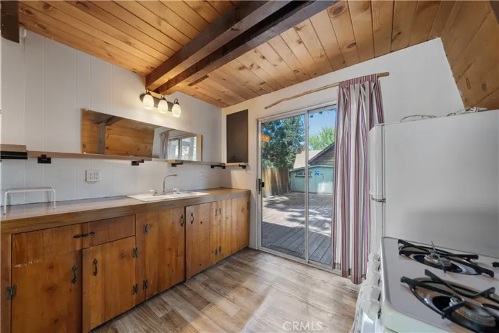 327 W Country Club, Big Bear City, California 92314