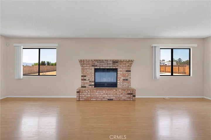 15185 Orange, Hesperia, California 92345