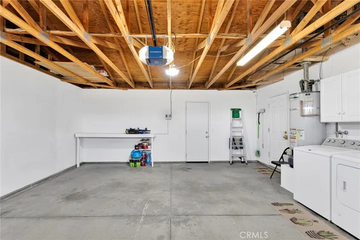 15185 Orange, Hesperia, California 92345
