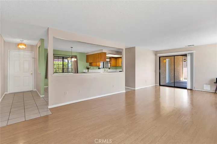 15185 Orange, Hesperia, California 92345