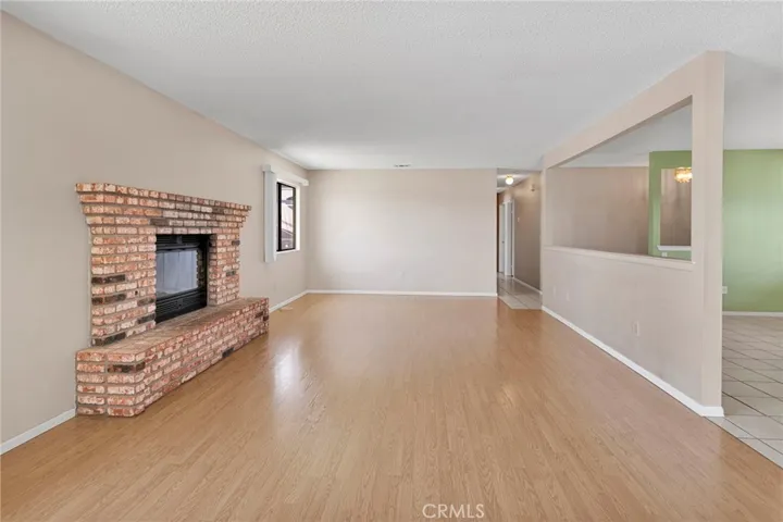 15185 Orange, Hesperia, California 92345