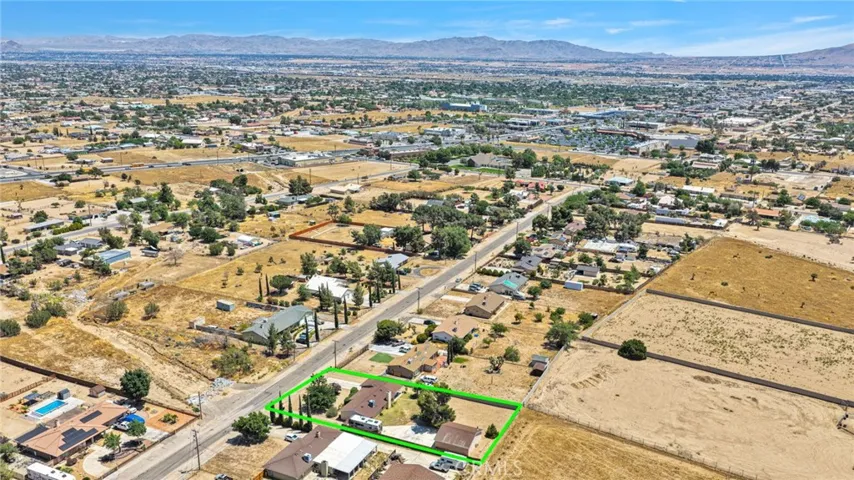 15185 Orange, Hesperia, California 92345