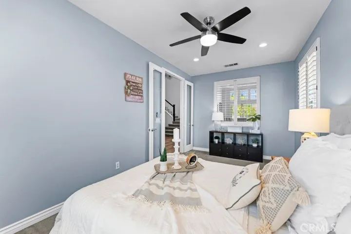 Main floor bed/flex space