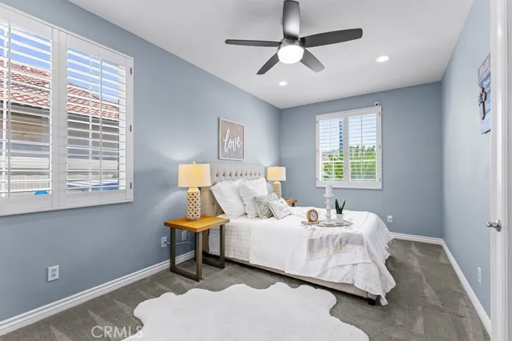 Main floor bed/ flex space