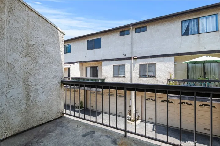 20737 Roscoe Boulevard 703, Winnetka, California 91306