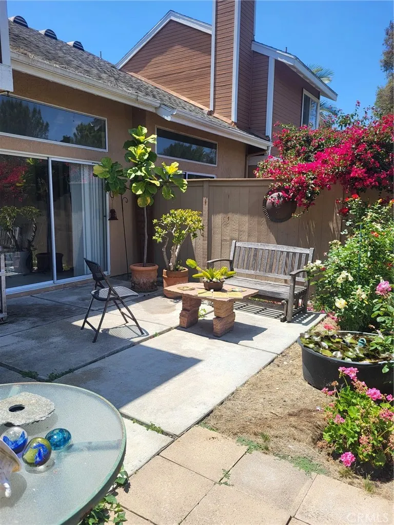 OUTDOOR PATIO AREA