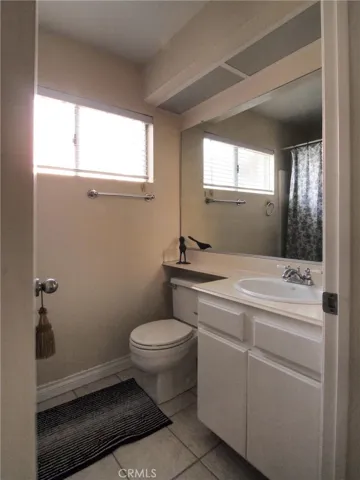 HALLWAY FULL BATHROOM