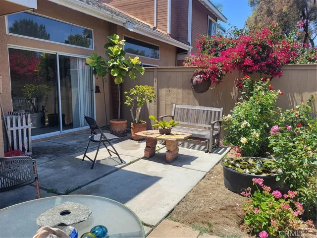 OUTDOOR PATIO AREA