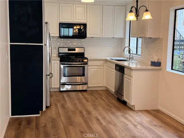950 W Lambert 11, La Habra, California 90631