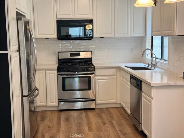 950 W Lambert 11, La Habra, California 90631