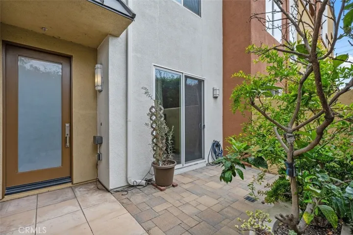 Patio/Entry