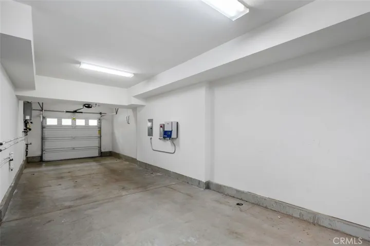 2-car tandem garage