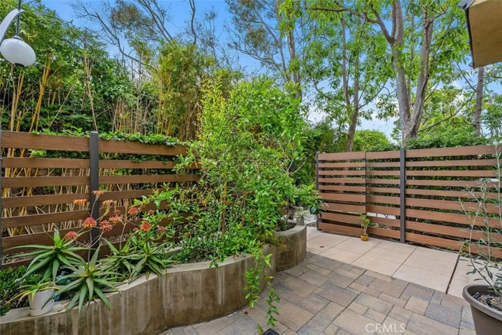 Patio/Entry