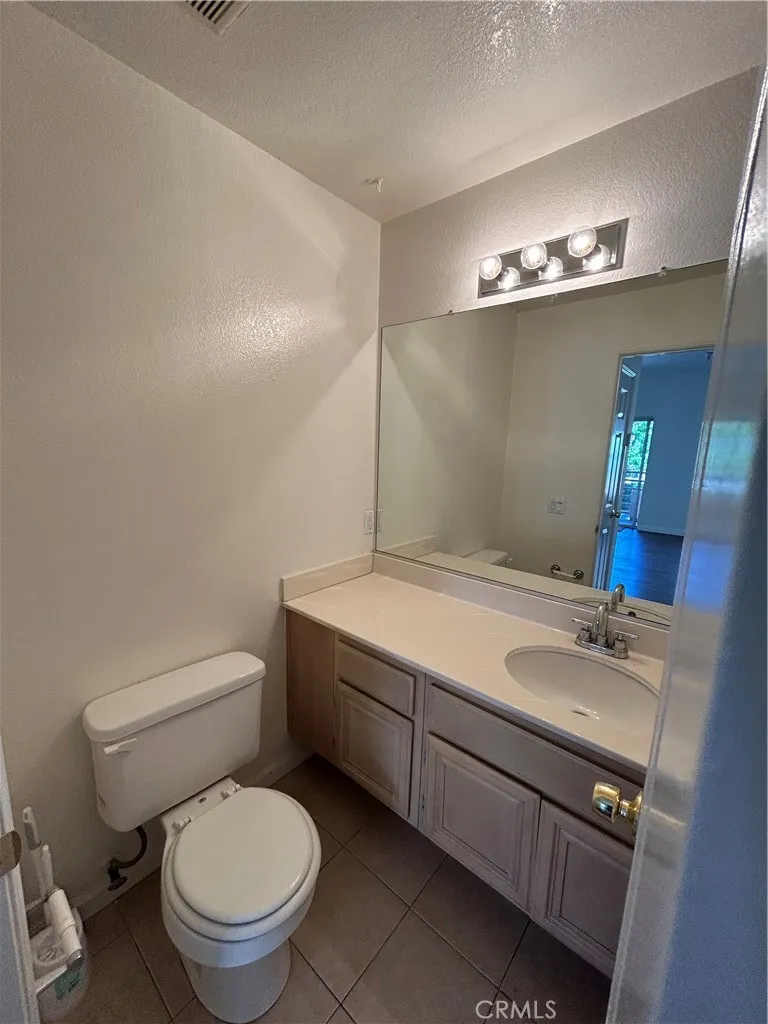 2ND FLOOR HALF BATHROOM