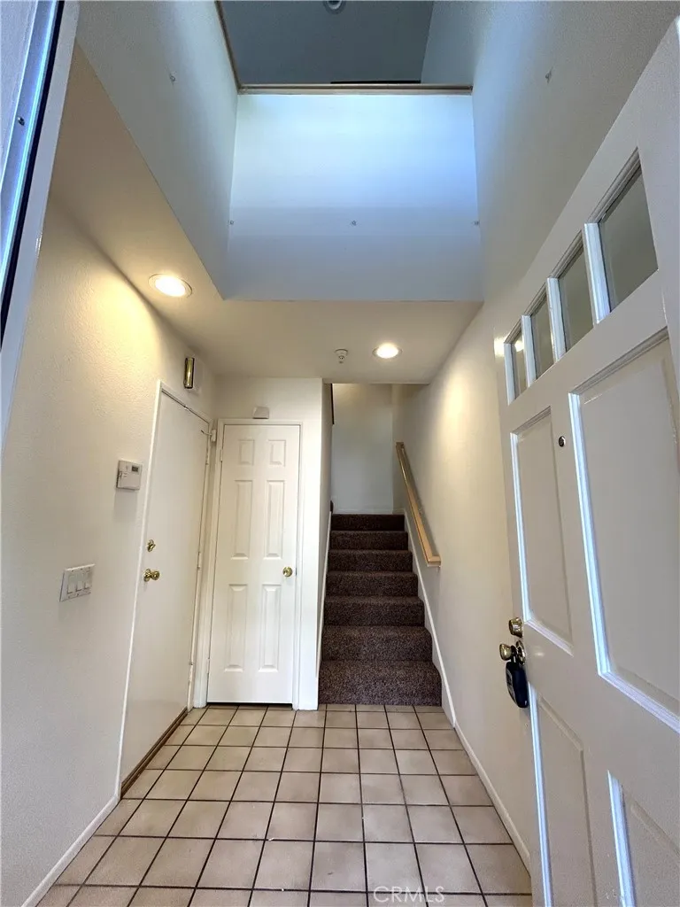 1ST FLOOR ENTRY