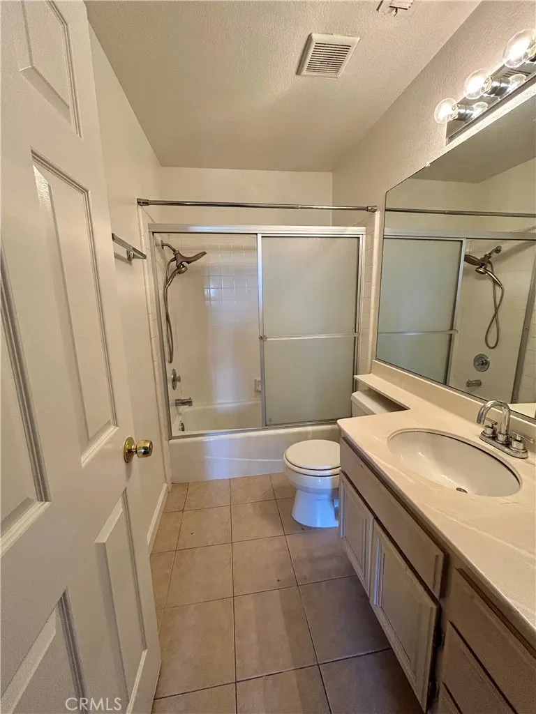 3RD FLOOR BATHROOM