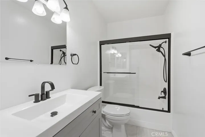 Guest bathroom with tub