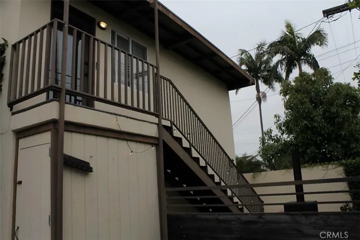 Back upstairs unit 1/1 (above garage)