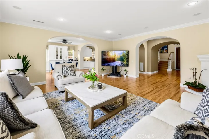 540 E Viewcrest Drive, Azusa, California 91702