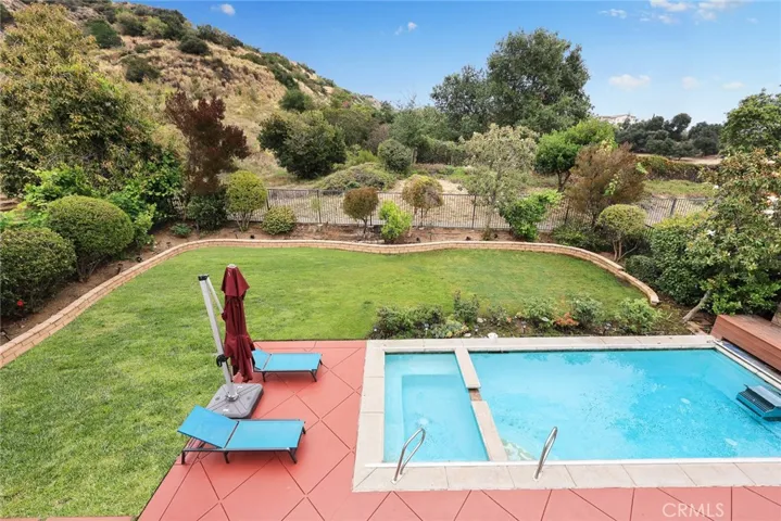 540 E Viewcrest Drive, Azusa, California 91702