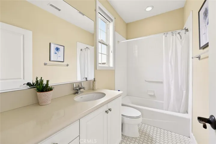 540 E Viewcrest Drive, Azusa, California 91702